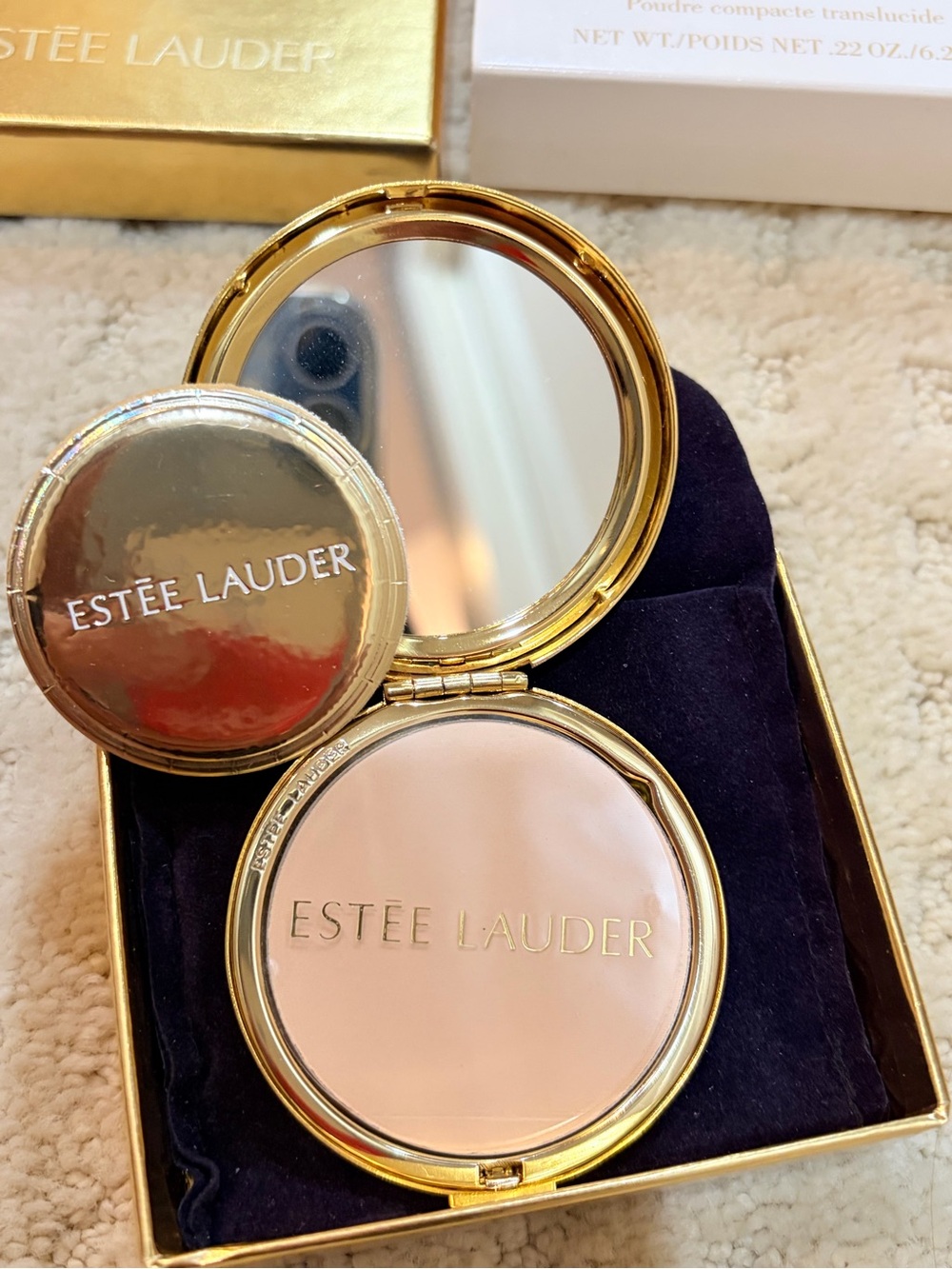 Estee Lauder Golden Alligator Lucidity powder compact - Picture 2 of 5